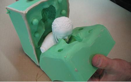  如何判斷模具硅膠產(chǎn)品在購(gòu)買(mǎi)時(shí)的質(zhì)量？